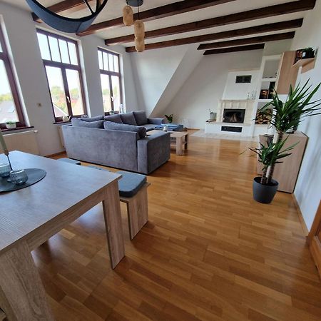 98Qm Wohnung Im Villenviertel - Voll Ausgestattet Mit Balkon Und Kamin - Wlan Gratis Wilhelmshaven Exteriör bild