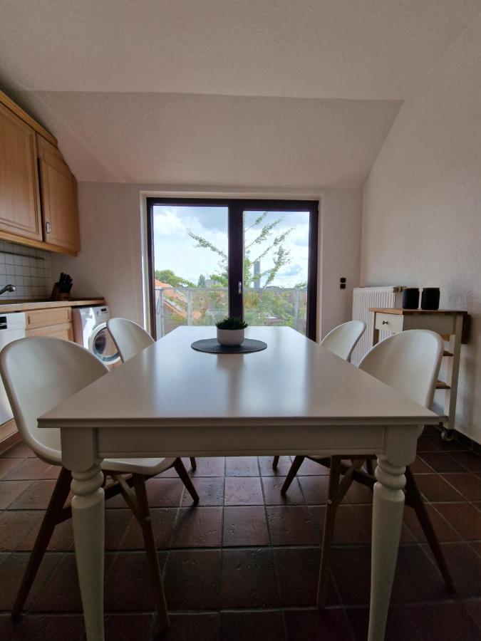 98Qm Wohnung Im Villenviertel - Voll Ausgestattet Mit Balkon Und Kamin - Wlan Gratis Wilhelmshaven Exteriör bild