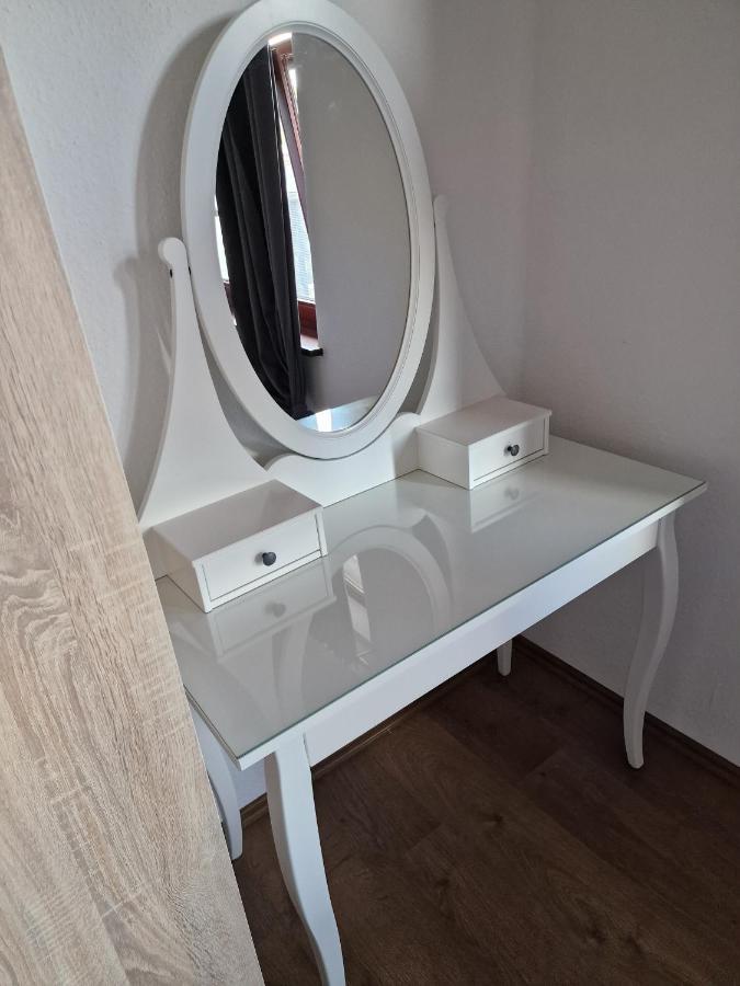 98Qm Wohnung Im Villenviertel - Voll Ausgestattet Mit Balkon Und Kamin - Wlan Gratis Wilhelmshaven Exteriör bild