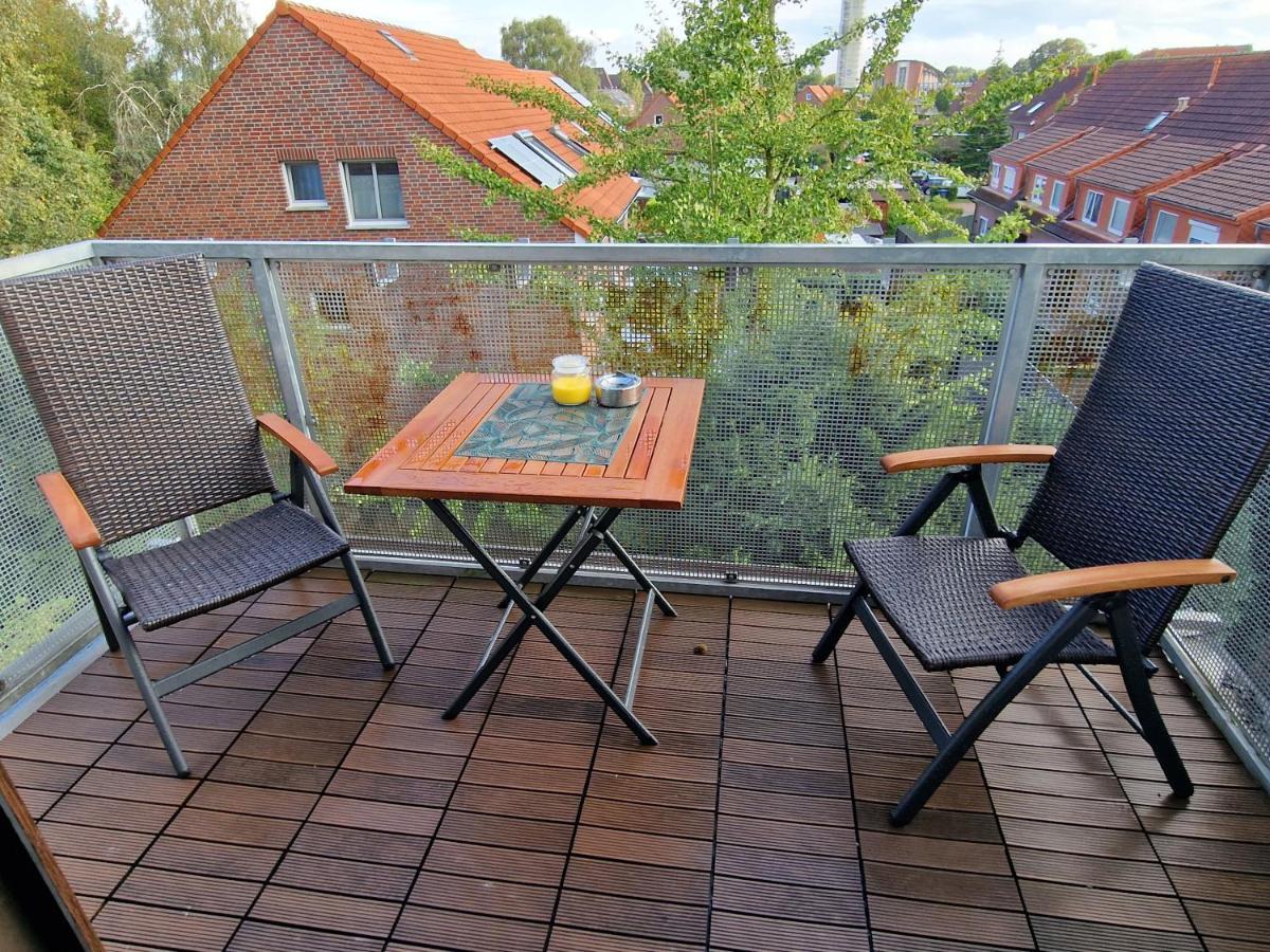 98Qm Wohnung Im Villenviertel - Voll Ausgestattet Mit Balkon Und Kamin - Wlan Gratis Wilhelmshaven Exteriör bild